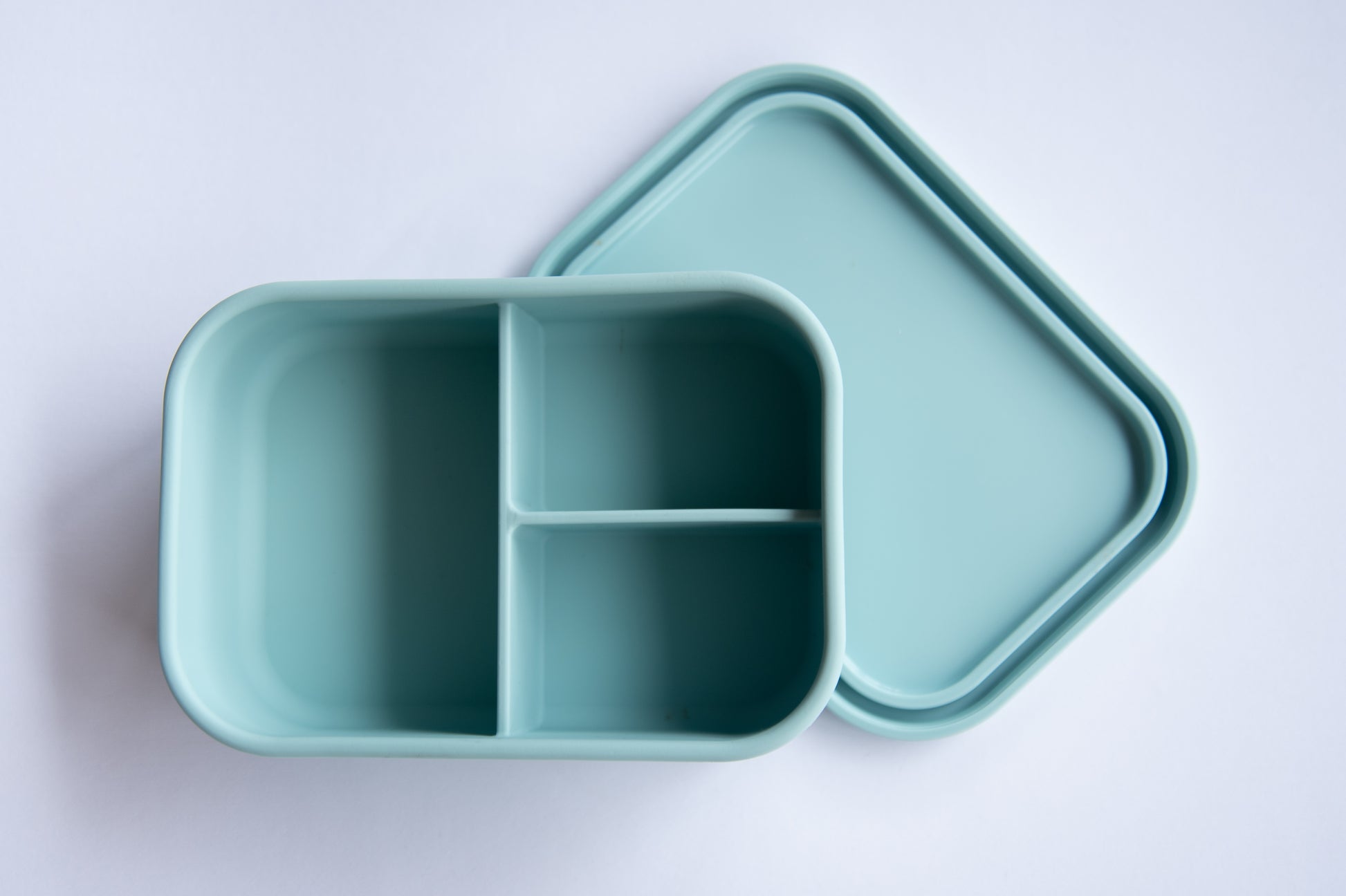 Light blue Food grade silicone bento lunch box with three compartments 